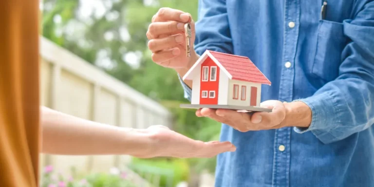 Write a one-line blog post meta description that attracts readers to read the full post, starting with ‘Why is schema used in SEO?’