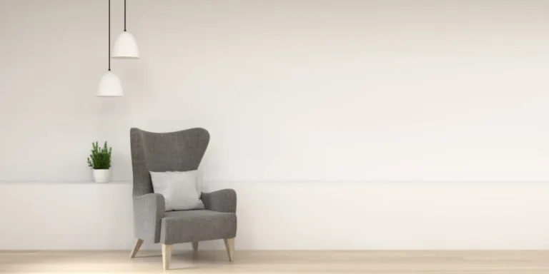 What are the differences between open and hidden kitchen shelving