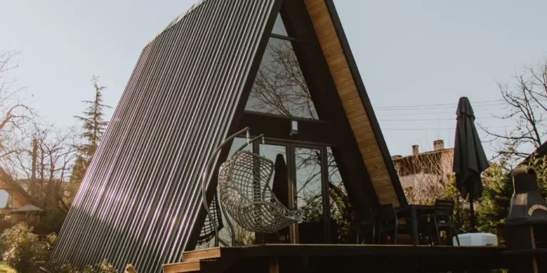 What are the best color palettes for open-plan living spaces