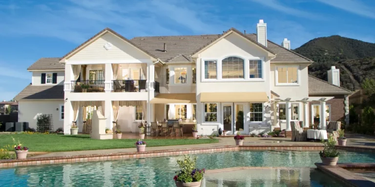 What are trending kitchen cabinet colors in the USA