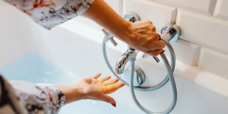 How to insulate outdoor pipes in a crawl space for the winter?