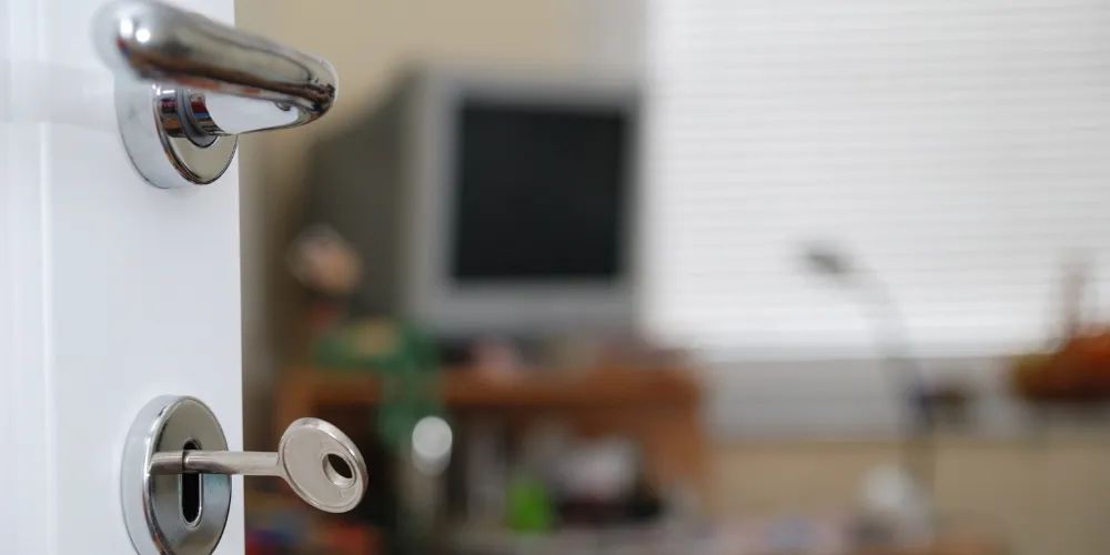 How do I choose the right door swing for entry