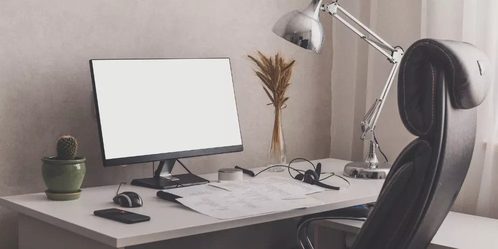 How Can I Design a Cantilevered Deck Safely